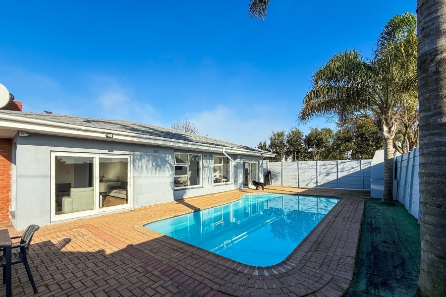 4 Bedroom Property for Sale in Monte Vista Western Cape